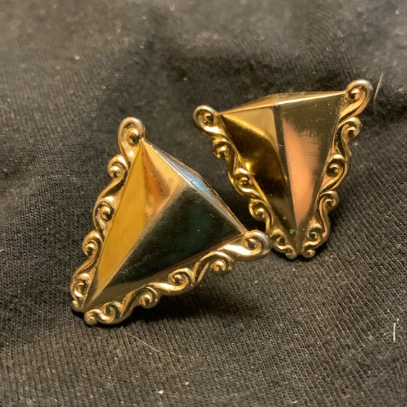 Vintage Large Triangle Gold Scrolled Cufflinks by Anson - Picture 1 of 3